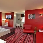 Du Passeur - & Restaurant - Climatisation Et Piscine Chauffee Hotel