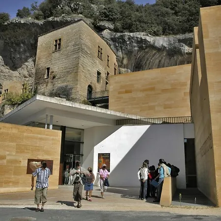 Du Passeur - Hôtel&restaurant - Climatisation Et Piscine Chauffée Les Eyzies