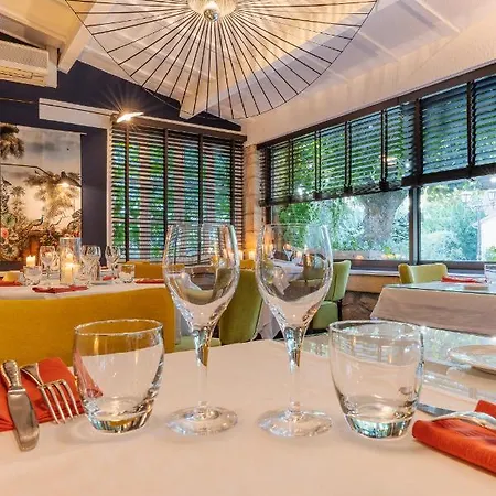 Du Passeur - Hôtel&restaurant - Climatisation Et Piscine Chauffée