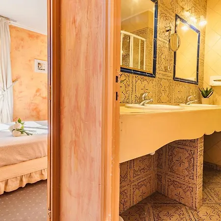 Hotel Du Passeur - & Restaurant - Climatisation Et Piscine Chauffee 3*