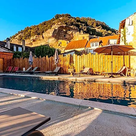 Du Passeur - & Restaurant - Climatisation Et Piscine Chauffee Hotel Les Eyzies