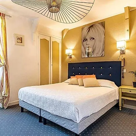 Du Passeur - & Restaurant - Climatisation Et Piscine Chauffee 3*
