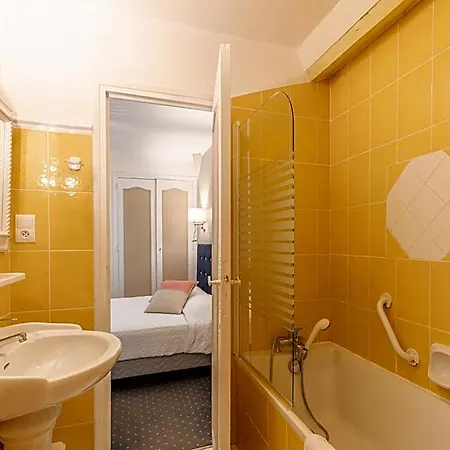 Du Passeur - & Restaurant - Climatisation Et Piscine Chauffee 3* Les Eyzies