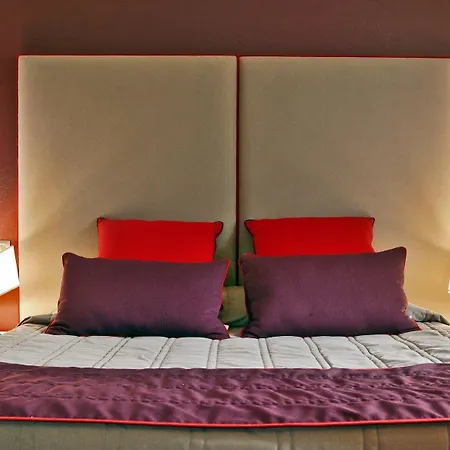 Du Passeur - & Restaurant - Climatisation Et Piscine Chauffee 3* Les Eyzies
