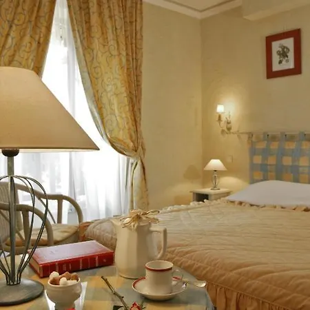 Hotel Du Passeur - Hôtel&restaurant - Climatisation Et Piscine Chauffée 3*